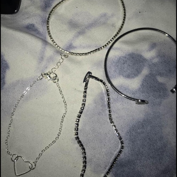 Lot of Bracelets - Picture 1 of 6